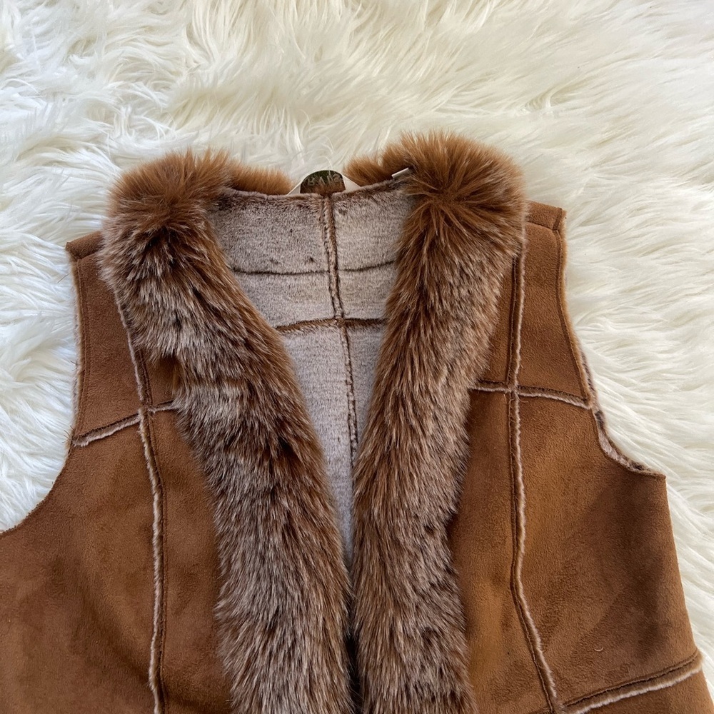 Orvis Faux Fur & Suede Vest - Picture 2 of 9